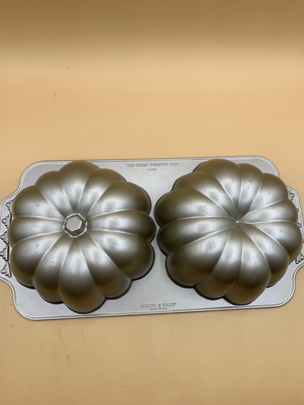 Nordic Ware The Great Pumpkin Cake Pan